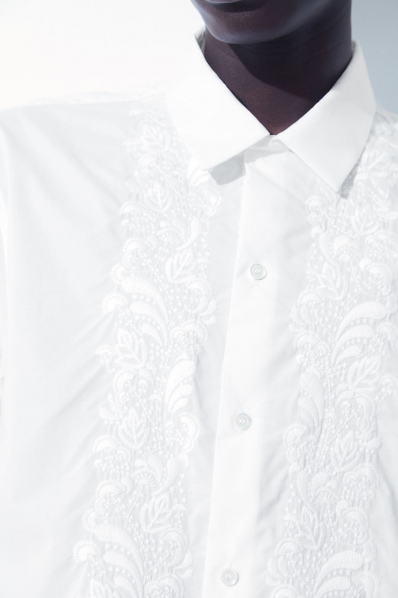 Camisas COS The Embroidered Corta-Sleeved Hombre Blancas España Rebajas 973WLJSTU